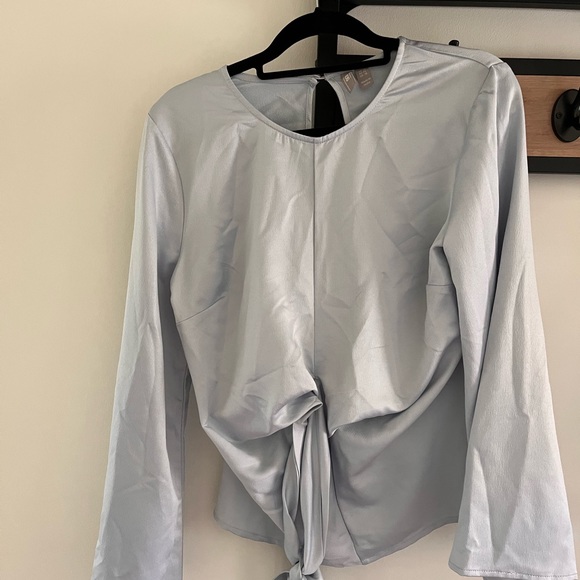 ASOS Design Long Sleeve top with Tie Front and Bell Sleeve Sz. 10 - Picture 6 of 8